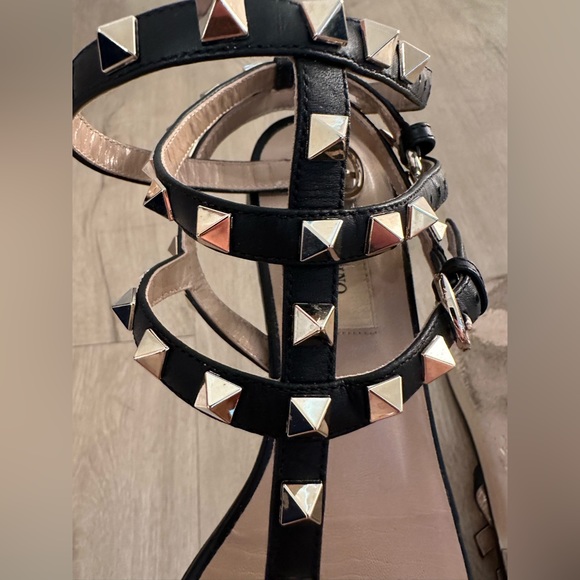 ROCKSTUD CALFSKIN FLAT FLIP-FLOP SANDAL - Picture 8 of 10